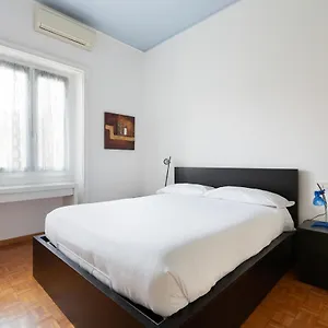 Appartamento Cozy Apt With Balcony - Mm2 Sant'agostino, Milano